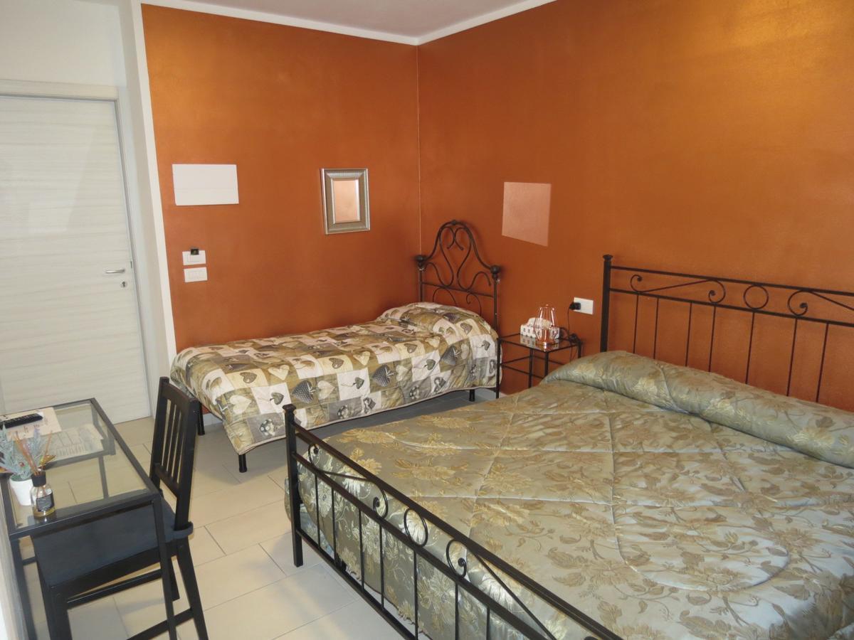 Artisti Rooms Равенна Экстерьер фото