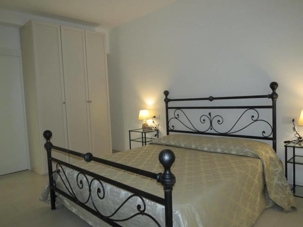 Artisti Rooms Равенна Экстерьер фото
